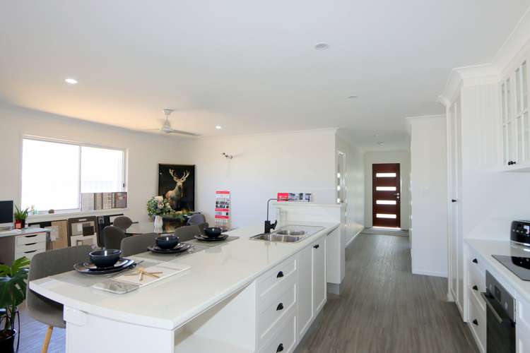 Second view of Homely house listing, 4 Costello Court, Emerald QLD 4720