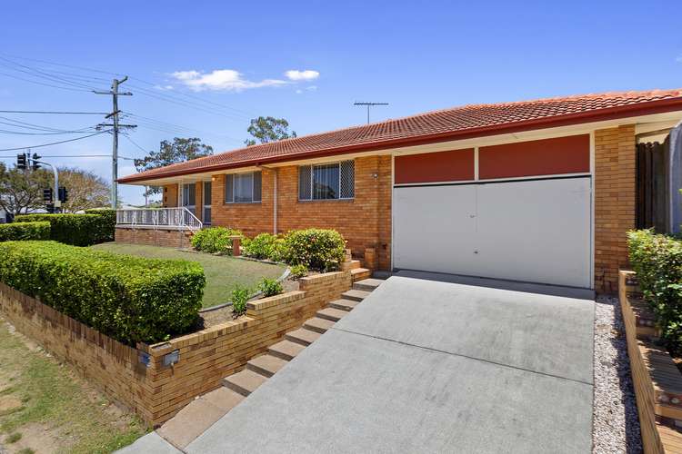 Main view of Homely house listing, 2 Cresthaven Drive, Mansfield QLD 4122