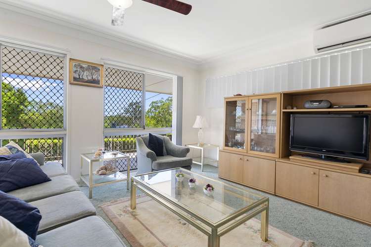 Third view of Homely house listing, 2 Cresthaven Drive, Mansfield QLD 4122