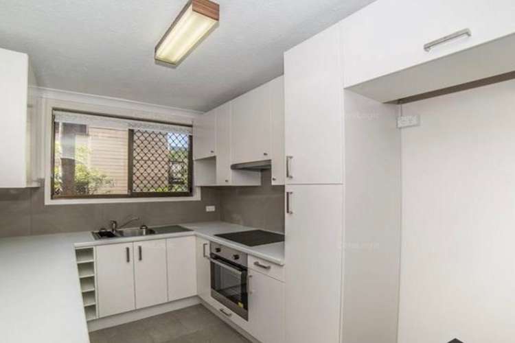 Fourth view of Homely unit listing, 2/10 Elizabeth Avenue, Broadbeach QLD 4218