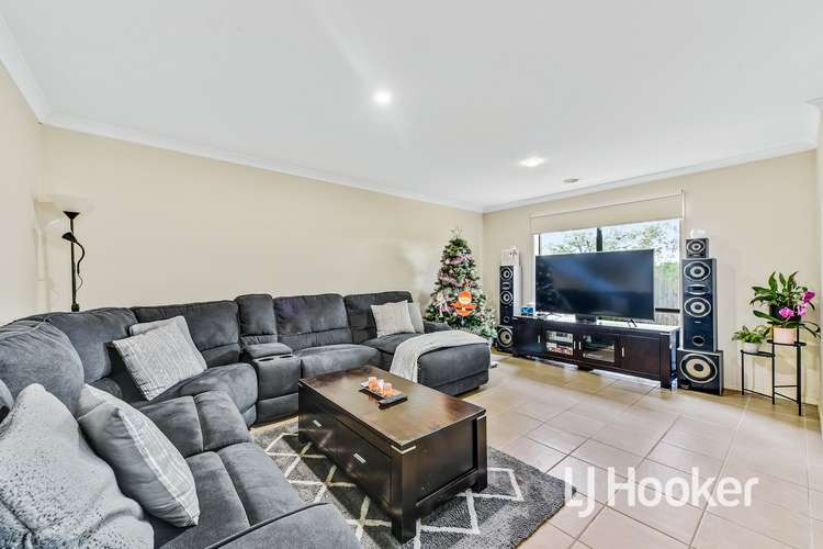 Sixth view of Homely house listing, 16 St Mellion Court, Cranbourne VIC 3977