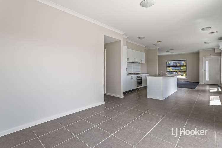 Sixth view of Homely townhouse listing, 4 Everglade Crescent, Roxburgh Park VIC 3064