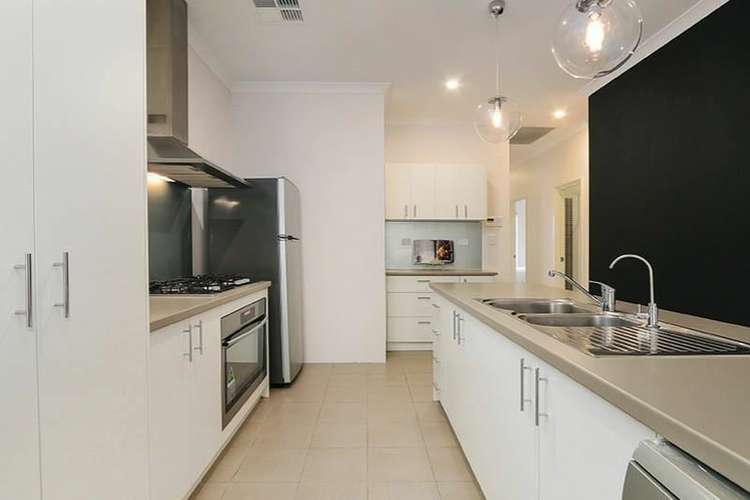 Second view of Homely house listing, 7 Pegus Way, Piara Waters WA 6112