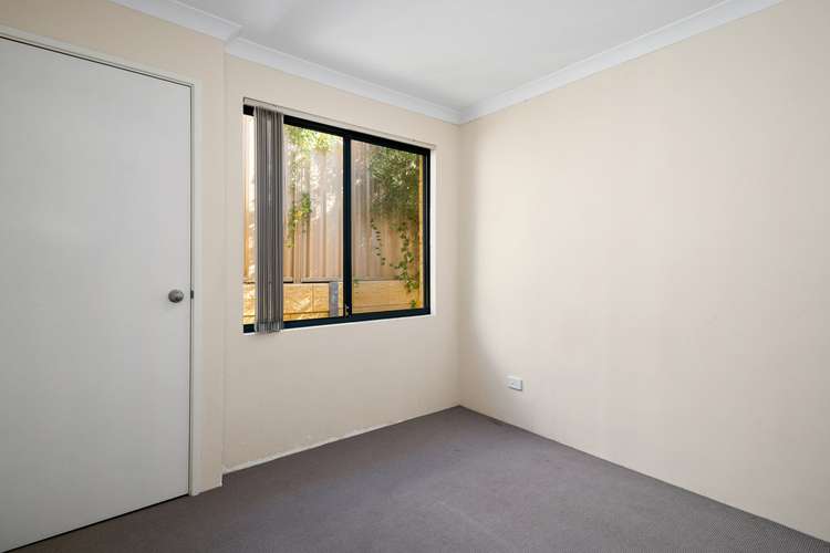 Seventh view of Homely house listing, 4 Penola Court, Clarkson WA 6030