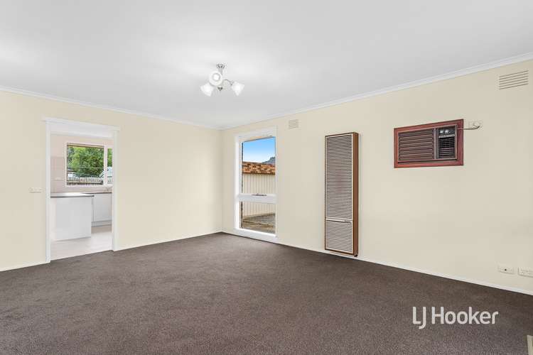 Fifth view of Homely house listing, 2 Barina Close, Keilor Downs VIC 3038