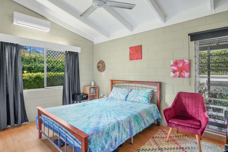 Fifth view of Homely semiDetached listing, 1 & 2/8 Teresa Street, Freshwater QLD 4870