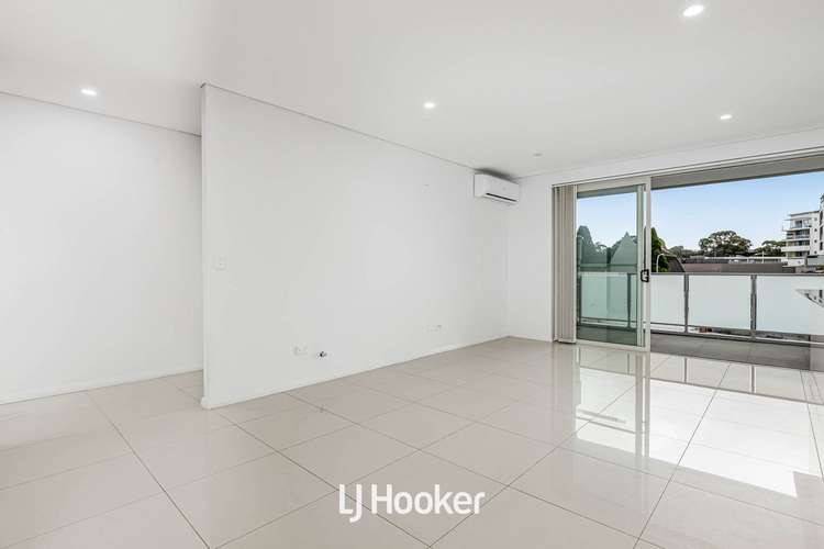 Second view of Homely apartment listing, 17/15-19 Toongabbie Road, Toongabbie NSW 2146