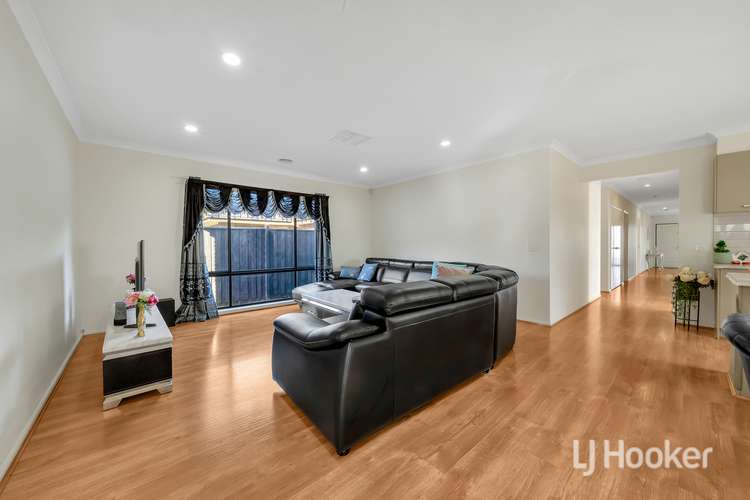 Fourth view of Homely house listing, 33 Mariposa Grove, Cranbourne VIC 3977