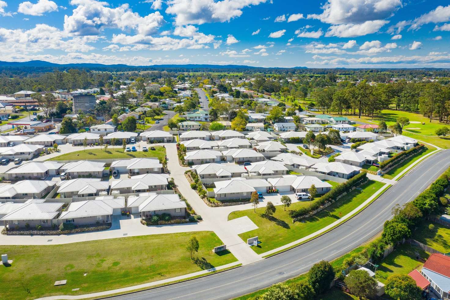 Main view of Homely villa listing, 2/76 Blackbutt Drive, Wauchope NSW 2446