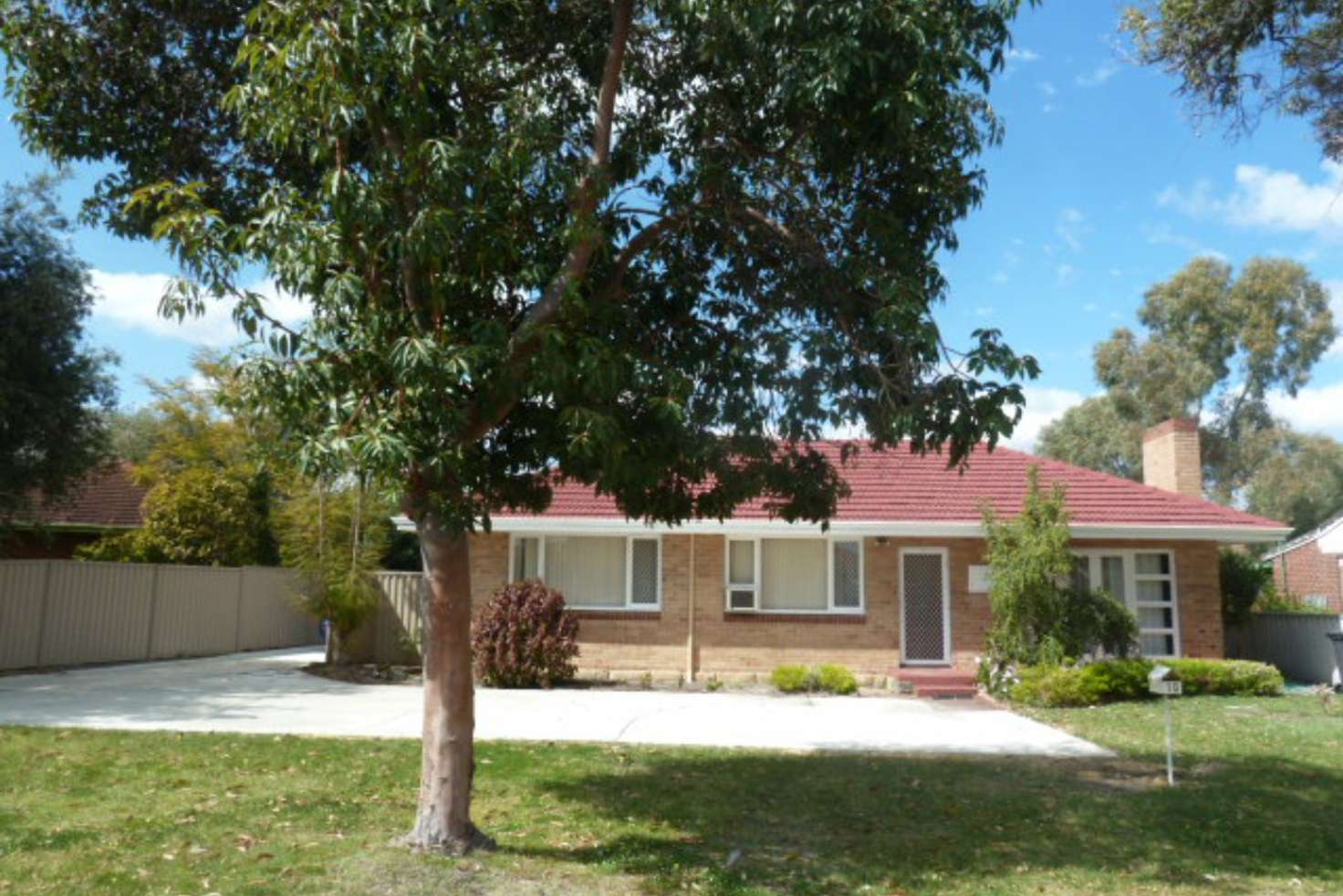 Main view of Homely house listing, 10 Berehaven Avenue, Thornlie WA 6108
