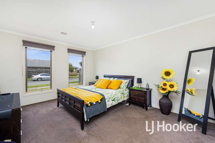 Seventh view of Homely house listing, 3 Peisley Crescent, Cranbourne East VIC 3977