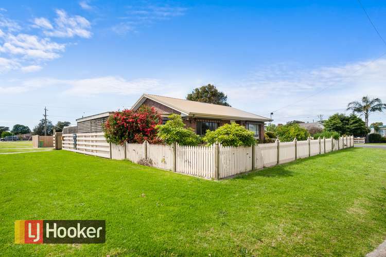 Main view of Homely unit listing, 1/6 Eastern Beach Road, Lakes Entrance VIC 3909