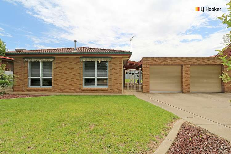 16 Jeeba Place, Glenfield Park NSW 2650