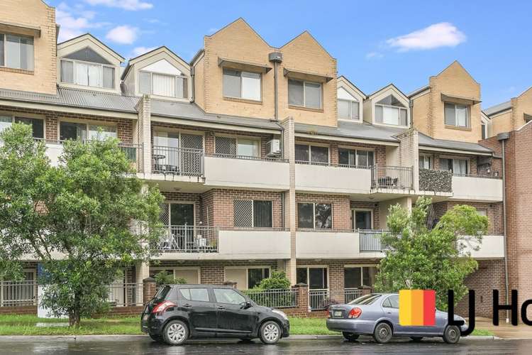 Main view of Homely apartment listing, 20/41 Woodhouse Drive, Ambarvale NSW 2560