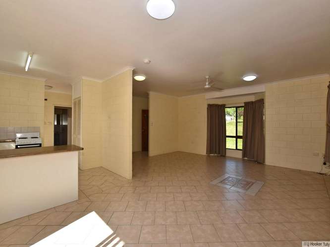Fifth view of Homely house listing, 2 Hielscher Street, Tully QLD 4854