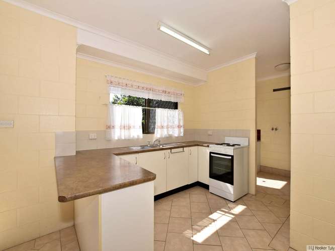 Sixth view of Homely house listing, 2 Hielscher Street, Tully QLD 4854
