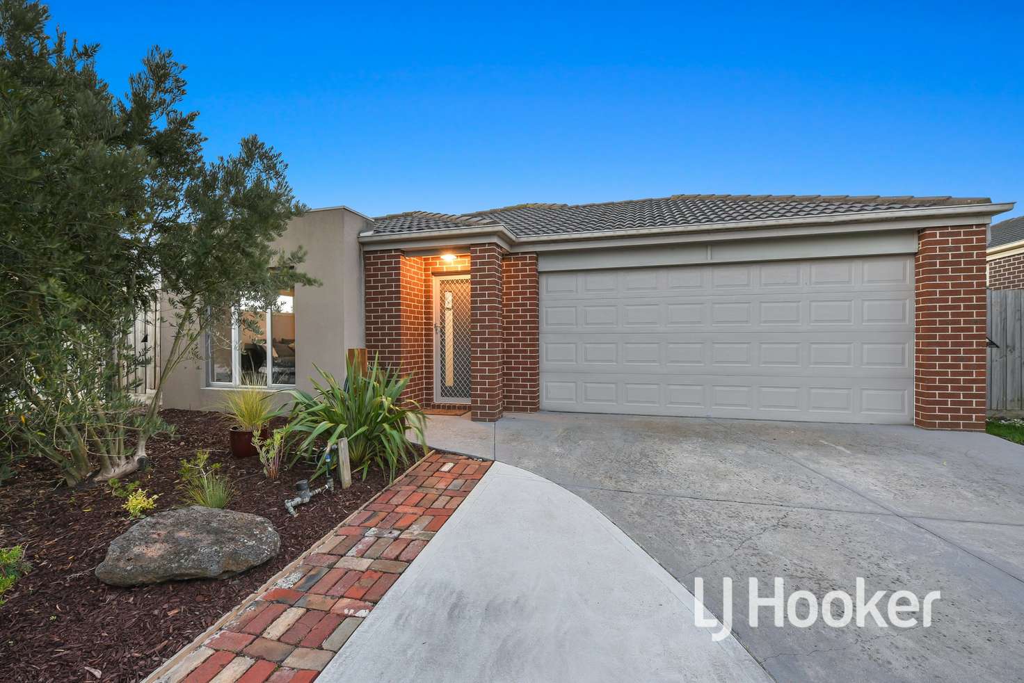 Main view of Homely house listing, 2 Kirwan Drive, Cranbourne East VIC 3977