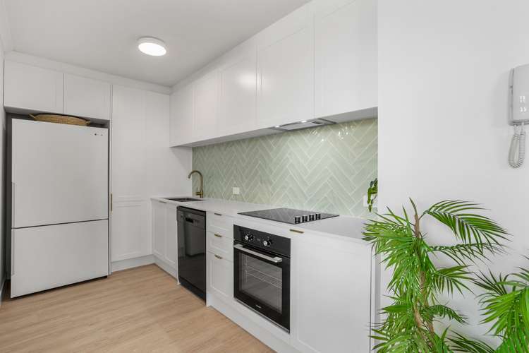 Sixth view of Homely unit listing, 15/35 Alexandra Avenue, Broadbeach QLD 4218