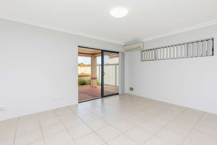 Fifth view of Homely house listing, 4/82 Rangeview Road, Landsdale WA 6065
