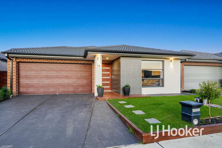 Second view of Homely house listing, 19 Cortajalla Avenue, Clyde North VIC 3978