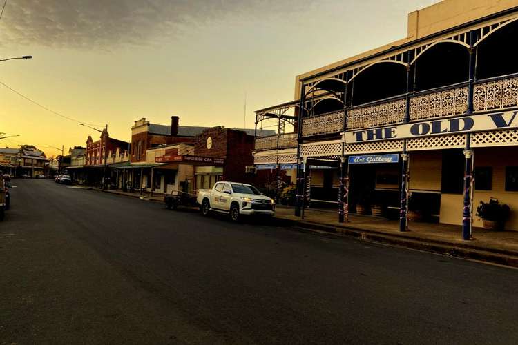 56 Gaskill Street "The Old Vic Inn", Canowindra NSW 2804