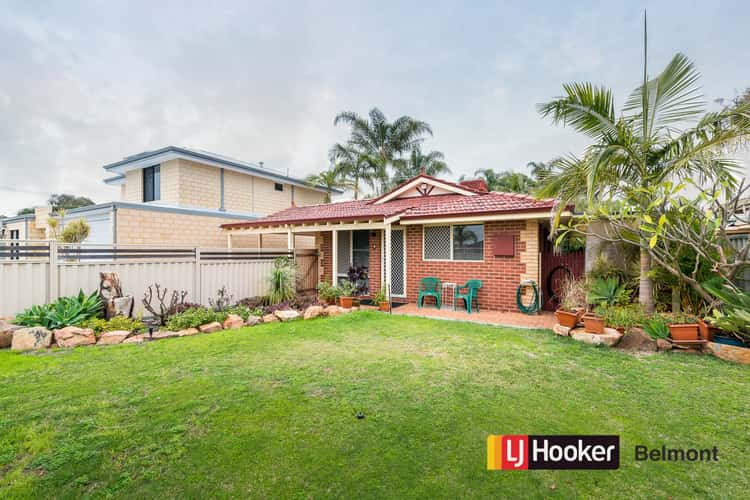 Second view of Homely house listing, 4 Dunton Place, Redcliffe WA 6104