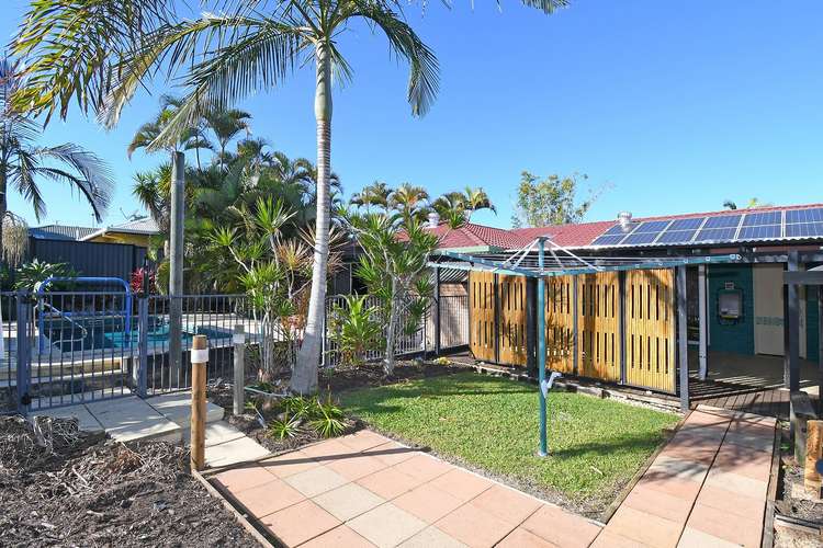 Third view of Homely house listing, 8 Glen Court, Point Vernon QLD 4655