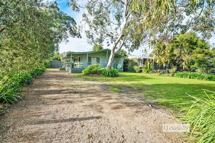 27 Eighth Avenue, Raymond Island VIC 3880