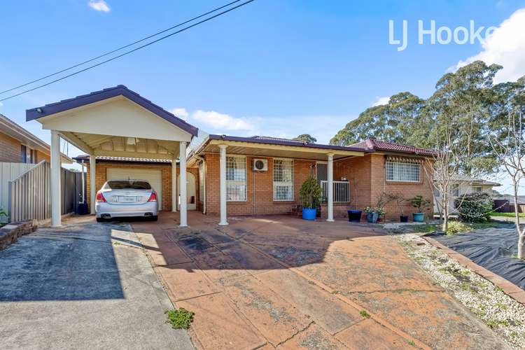 5 Myora Cl, Green Valley NSW 2168