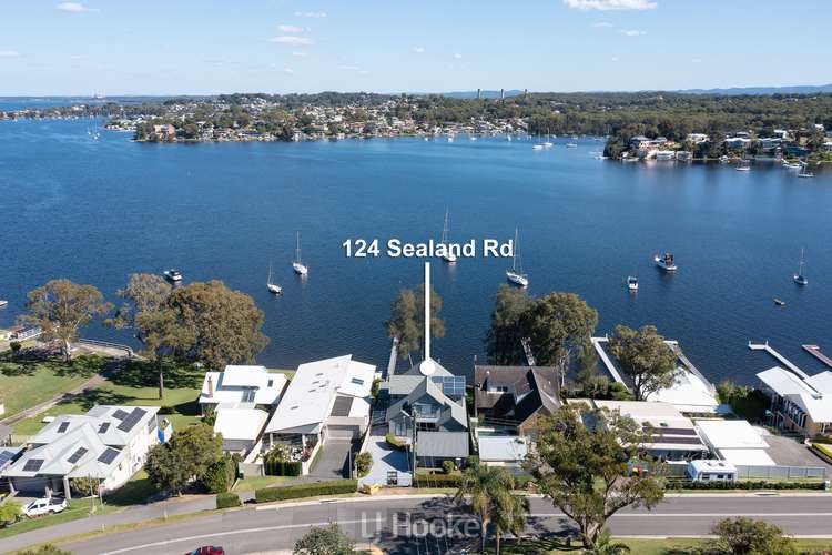 124 Sealand Road, Fishing Point NSW 2283