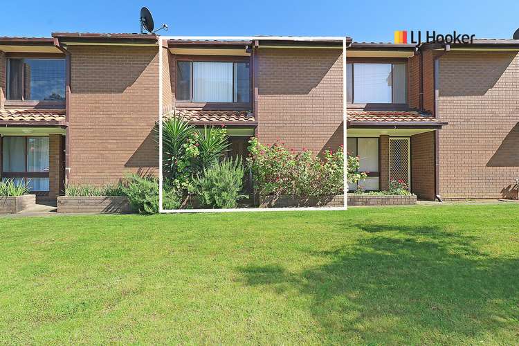 Unit 2/7 Nordlingen Drive, Tolland NSW 2650