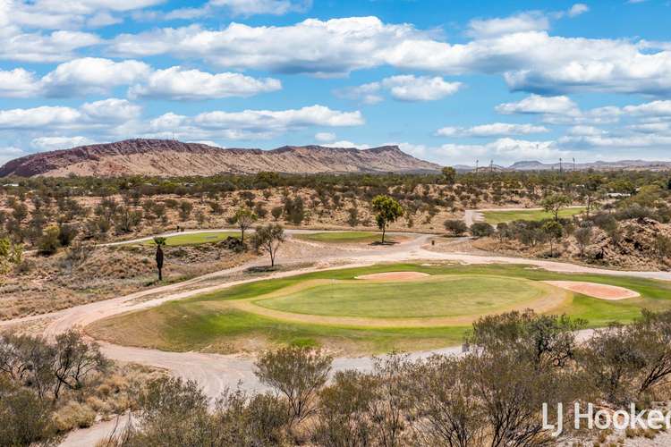 16 Range Crescent, Desert Springs NT 870