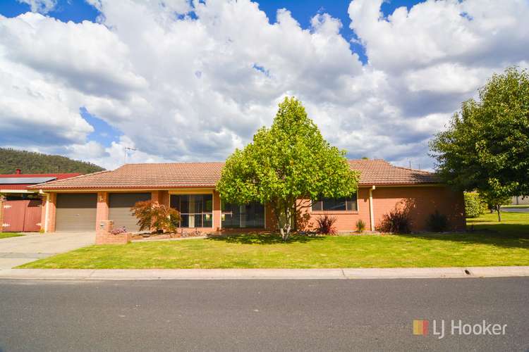 13 Fullagar Avenue, Lithgow NSW 2790