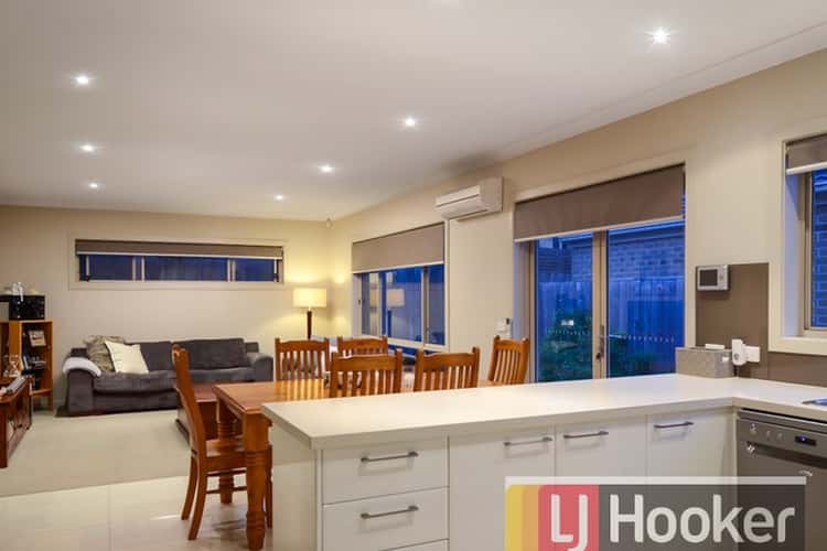 Fifth view of Homely house listing, 1/12 Kilvington Court, Berwick VIC 3806