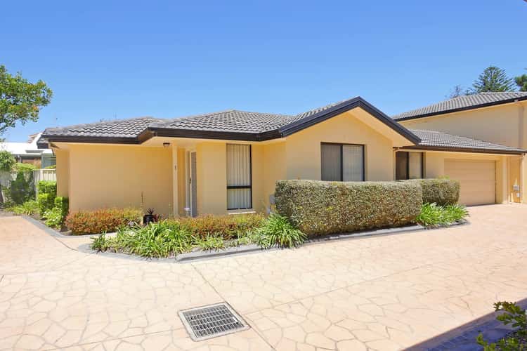 Second view of Homely villa listing, 1/160-162 Ocean Parade, Blue Bay NSW 2261