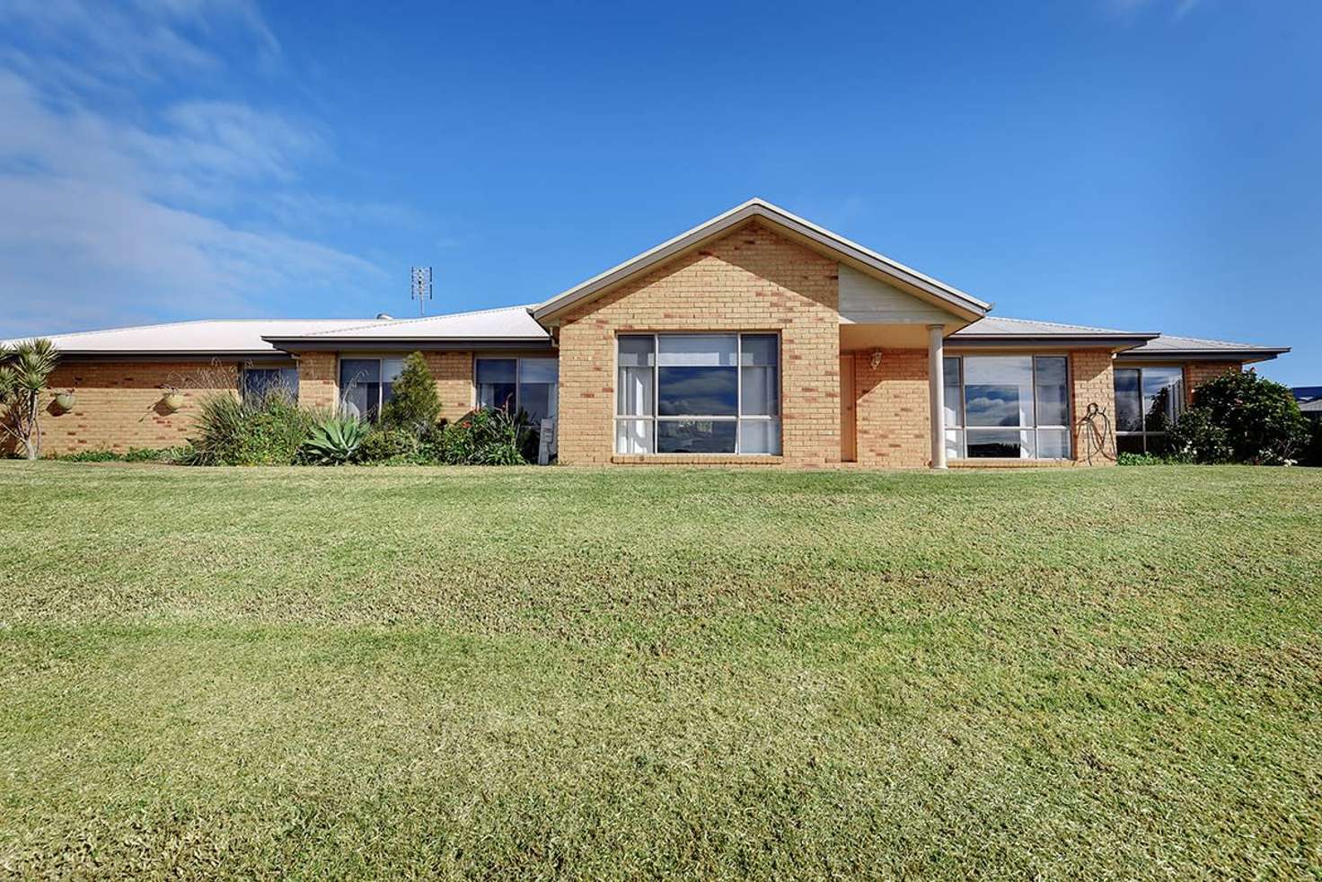 Main view of Homely house listing, 27 John Francis Court, Kalimna VIC 3909