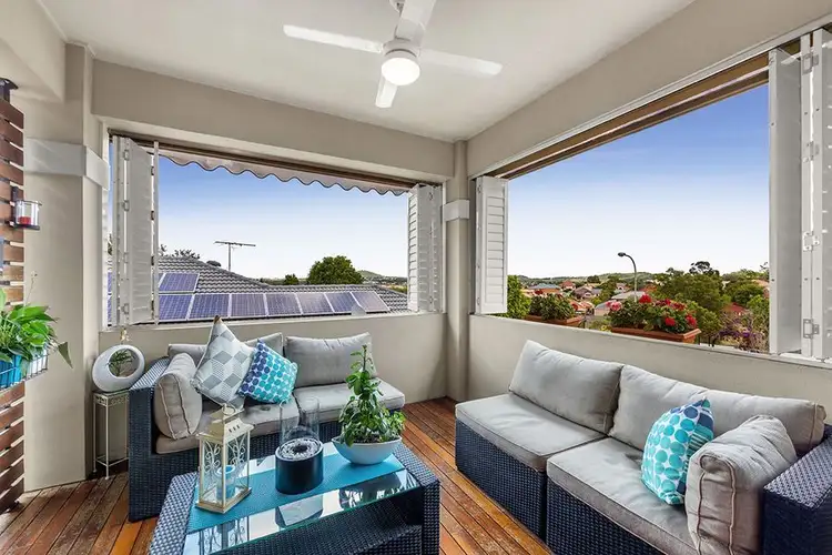 5 Crown Place