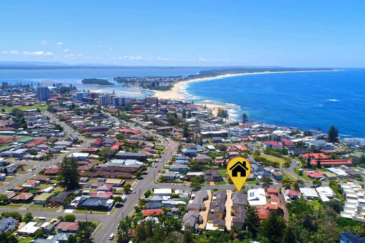 Main view of Homely villa listing, 1/160-162 Ocean Parade, Blue Bay NSW 2261