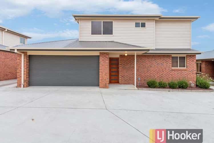 Main view of Homely house listing, 2/27-33 Coral Drive, Hampton Park VIC 3976