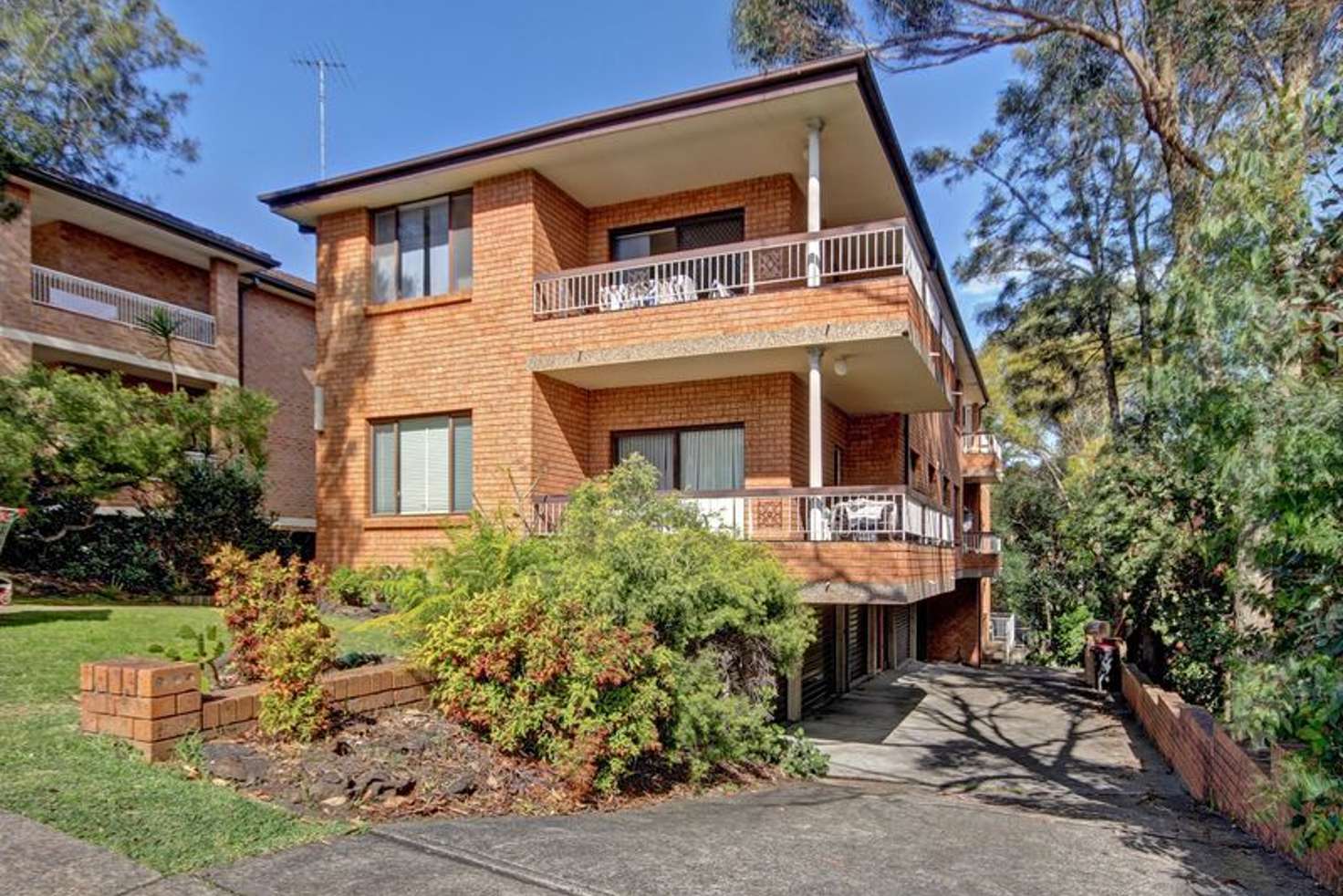 Main view of Homely unit listing, 4/6 Hillcrest Avenue, Hurstville NSW 2220