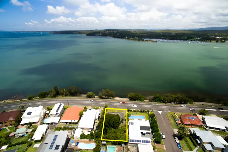 300 The Esplanade, Speers Point NSW 2284