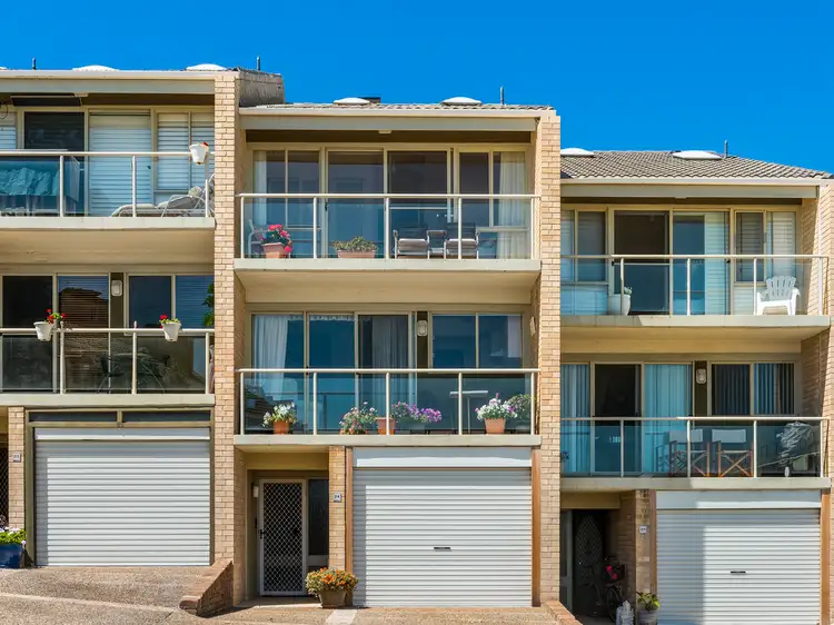 24/2-4 Beach Street, Curl Curl NSW 2096