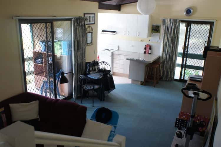Fifth view of Homely unit listing, 4B Ponderosa Court, Elanora QLD 4221