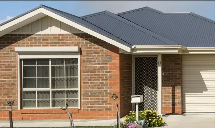 3/6 Pridham Boulevard