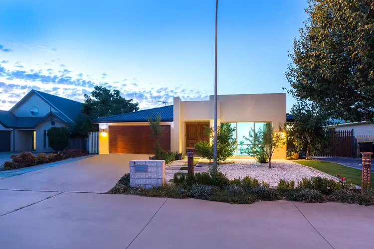 8 Ikara Close, Dunlop ACT 2615