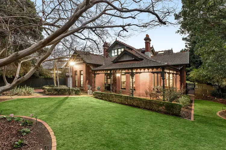 12 Lorne Grove