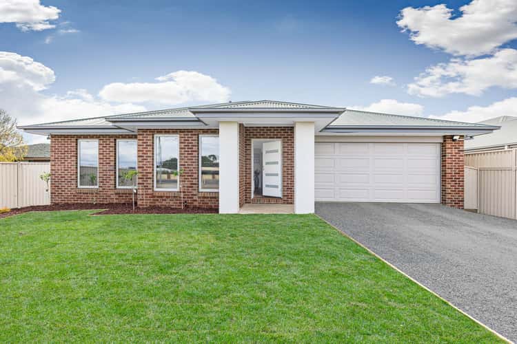 11 Sharpes Road, Miners Rest VIC 3352