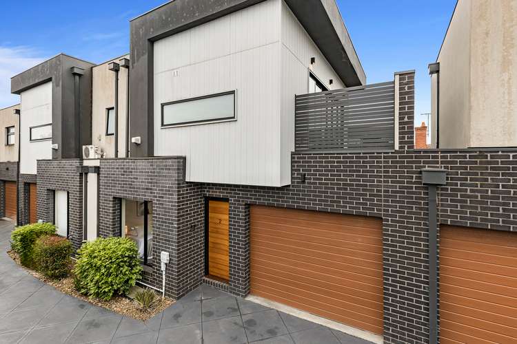 Main view of Homely townhouse listing, 2/59 Grange Road, Fairfield VIC 3078