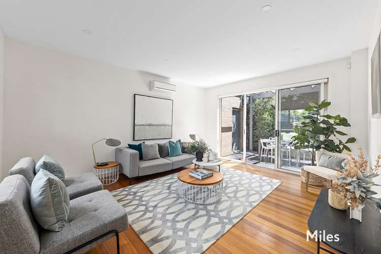 Main view of Homely townhouse listing, 2/13 Grandview Grove, Rosanna VIC 3084