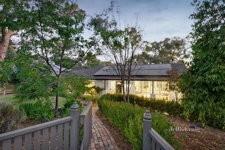 100 Fernside Avenue, Briar Hill VIC 3088